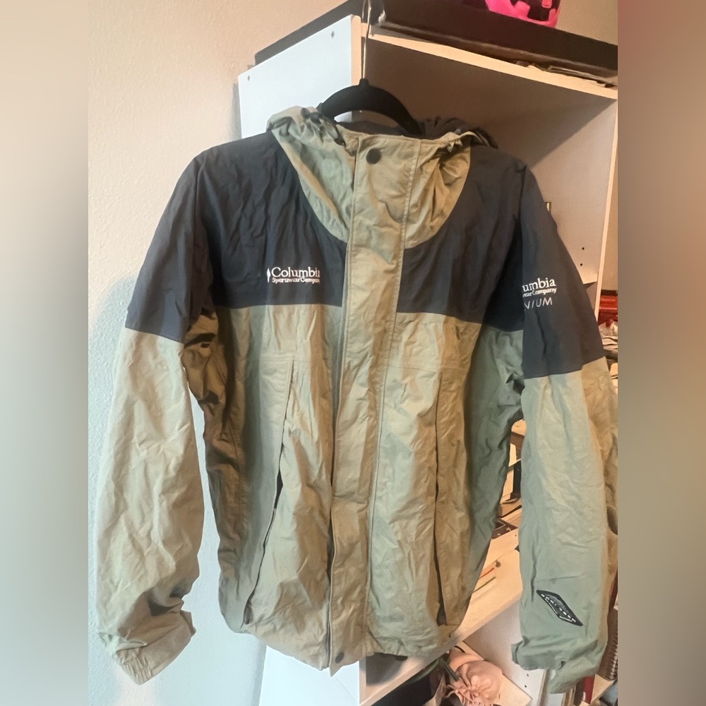 Columbia Titanium Ski Jacket Omni-tech Black and Tan